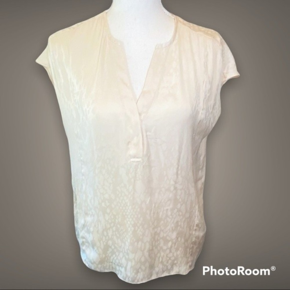 BANANA REPUBLIC - Peach Animal Print  Short Sleeve V-Neck Blouse - Size S
